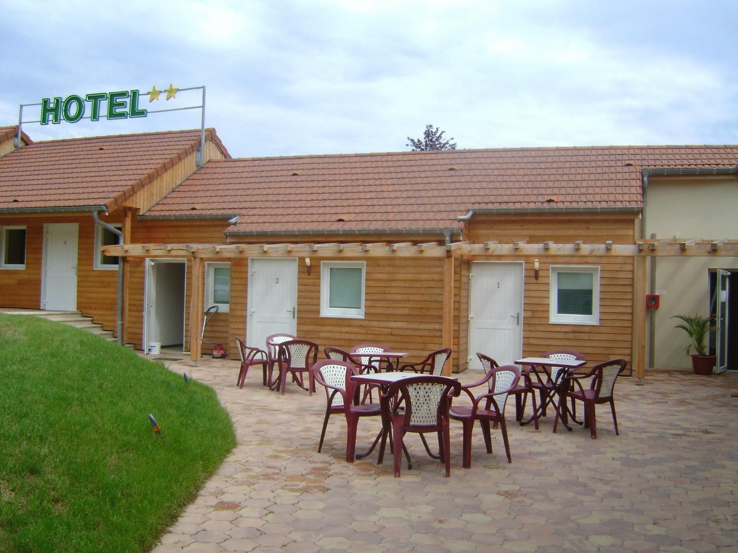 Hotel Le Richevaux Neufchateau Exterior photo