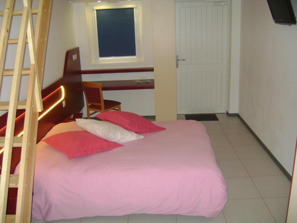 Hotel Le Richevaux Neufchateau Room photo